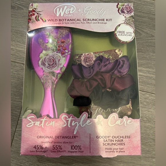 Wet Brush + Goody Wild Botanical Scrunchie Kit - Purple - Picture 1 of 2